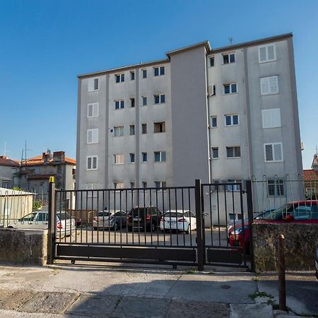 Apartman Izis Centar Pule Pula Exterior photo