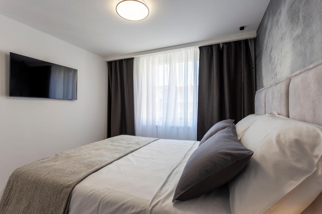 Apartman Izis Centar Pule Pula Exterior photo
